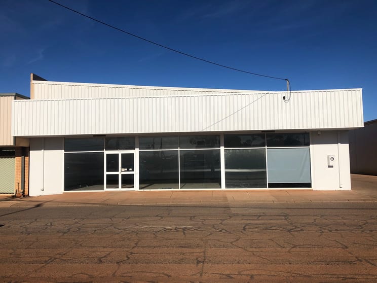 Click to view all images 3 Darcy Lane West Kalgoorlie WA 6430 - Image 1