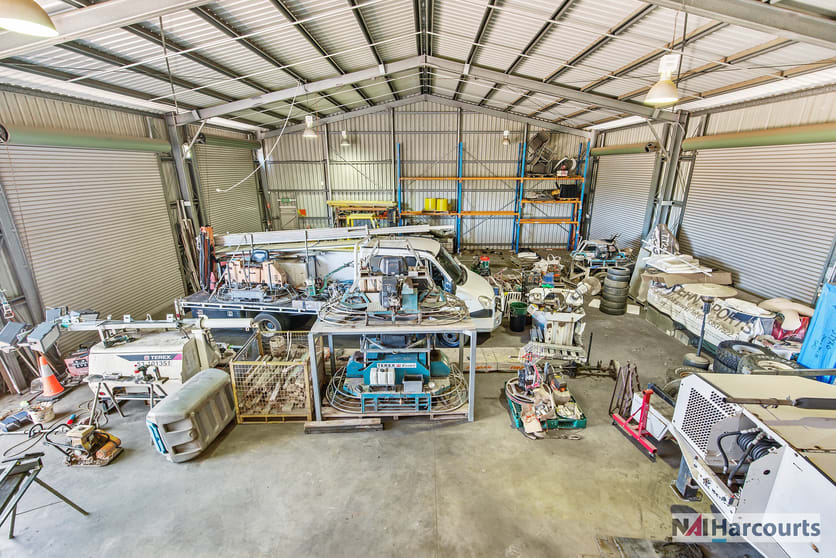 Click to view all images 30 Hall Road Glanmire QLD 4570 - Image 3