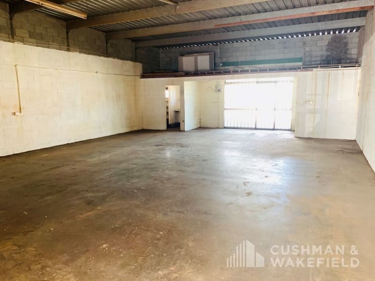 Click to view all images Unit 3/19 Bailey Crescent Southport QLD 4215 - Image 3