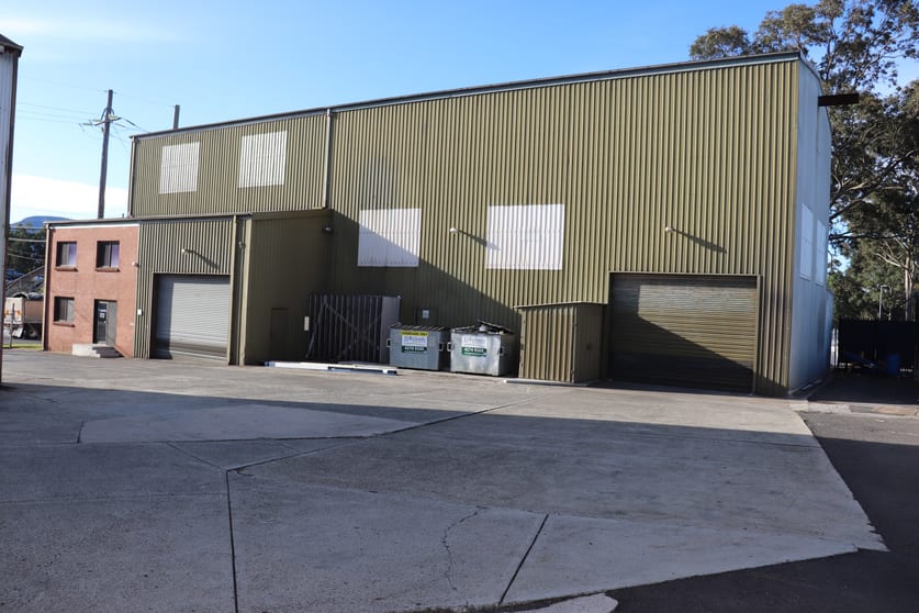 Click to view all images 1/5 Glastonbury Avenue Unanderra NSW 2526 - Image 2
