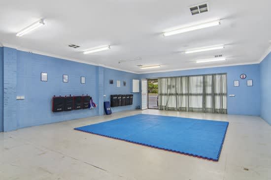 Click to view all images 76 Robert Street Tamworth NSW 2340 - Image 2