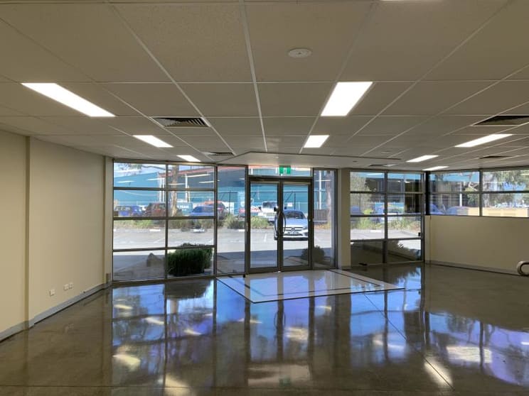 Click to view all images Unit 3/Unit 3 - 49 Bertie St Port Melbourne VIC 3207 - Image 3