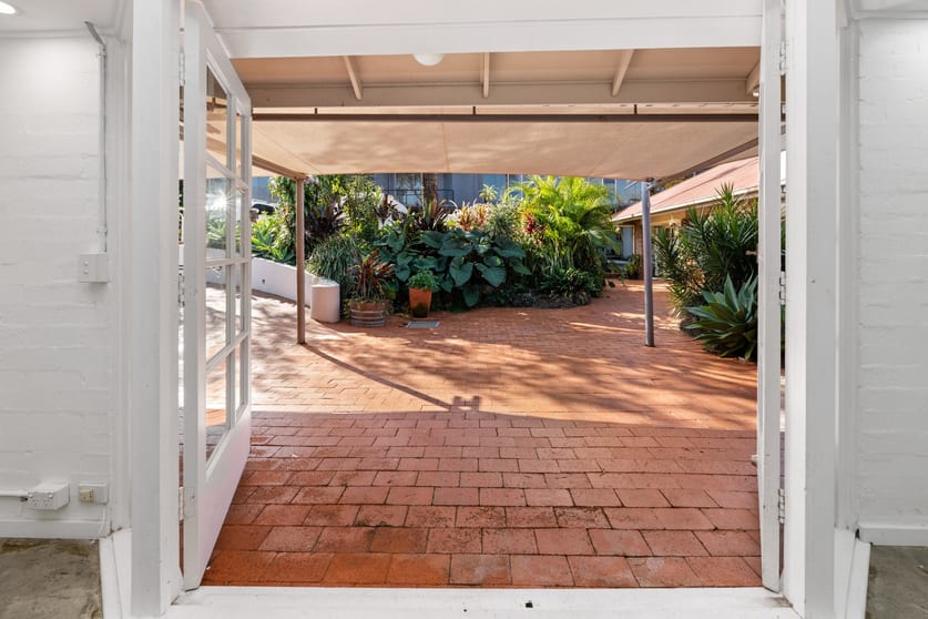 Click to view all images 4/11 Fletcher Street Byron Bay NSW 2481 - Image 2