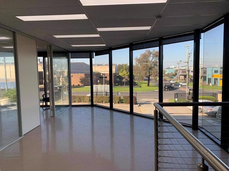 Click to view all images 28 Somerton Park Drive Campbellfield VIC 3061 - Image 2