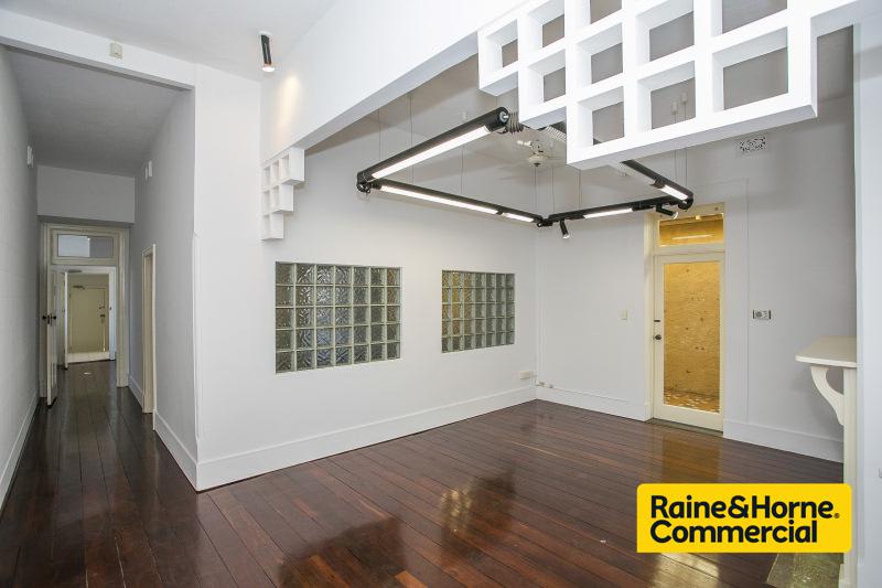 Click to view all images 118 Parry Street Northbridge WA 6003 - Image 3