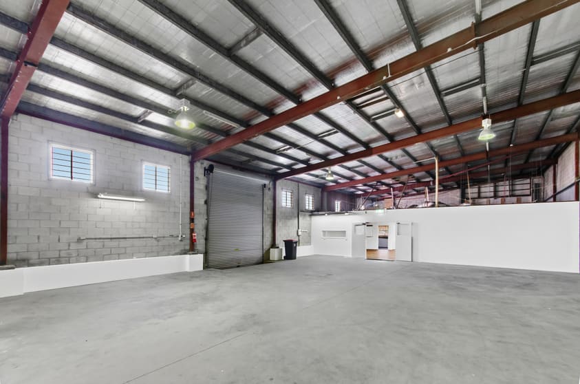Click to view all images 1/18 Somer Street Hyde Park QLD 4812 - Image 2