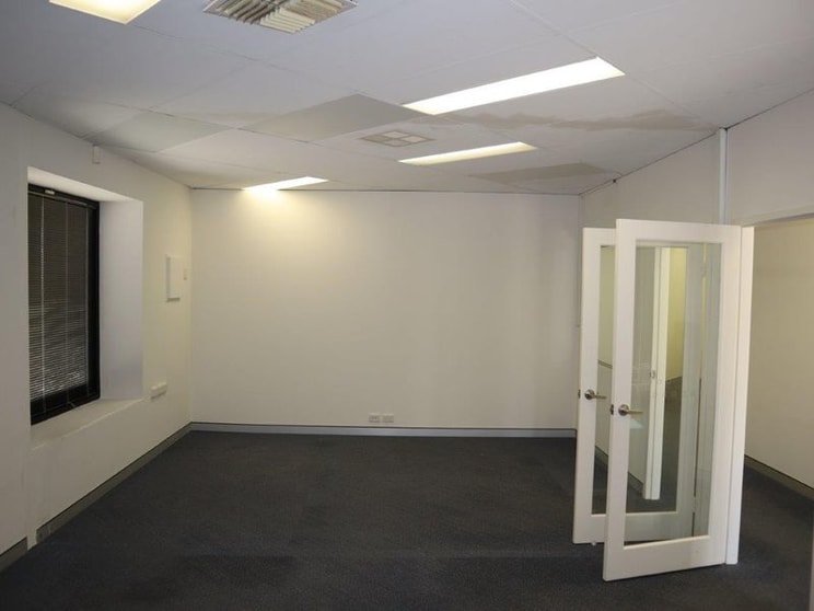 Click to view all images Unit 3/32 Prindiville Drive Wangara WA 6065 - Image 3