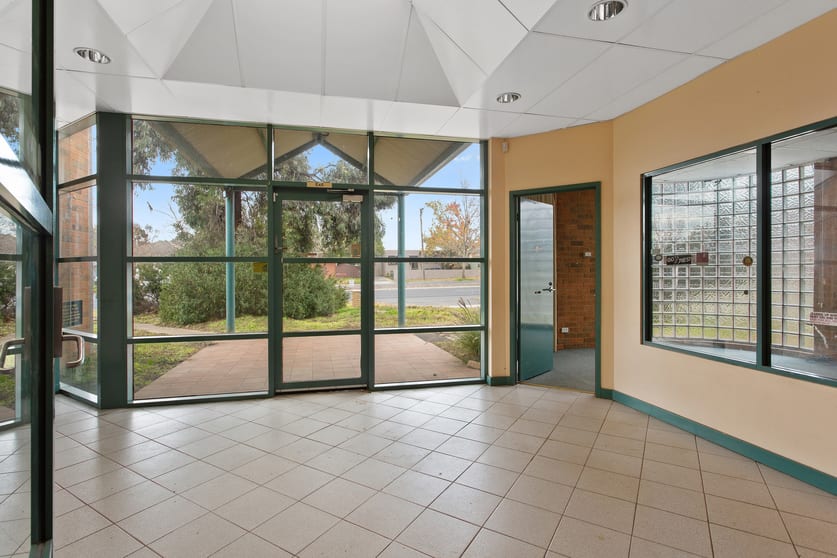 Click to view all images 20 Townsend Street Flora Hill VIC 3550 - Image 2