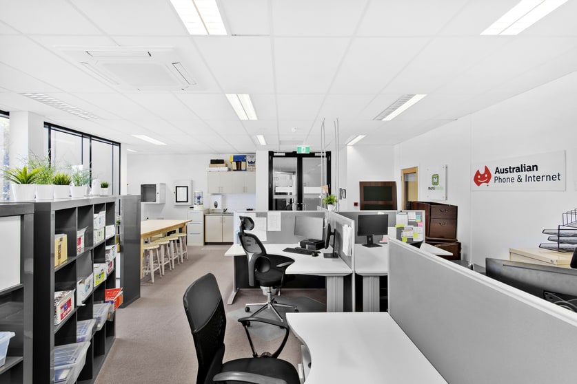 Click to view all images 1st Floor/182 Latrobe Terrace Geelong West VIC 3218 - Image 2