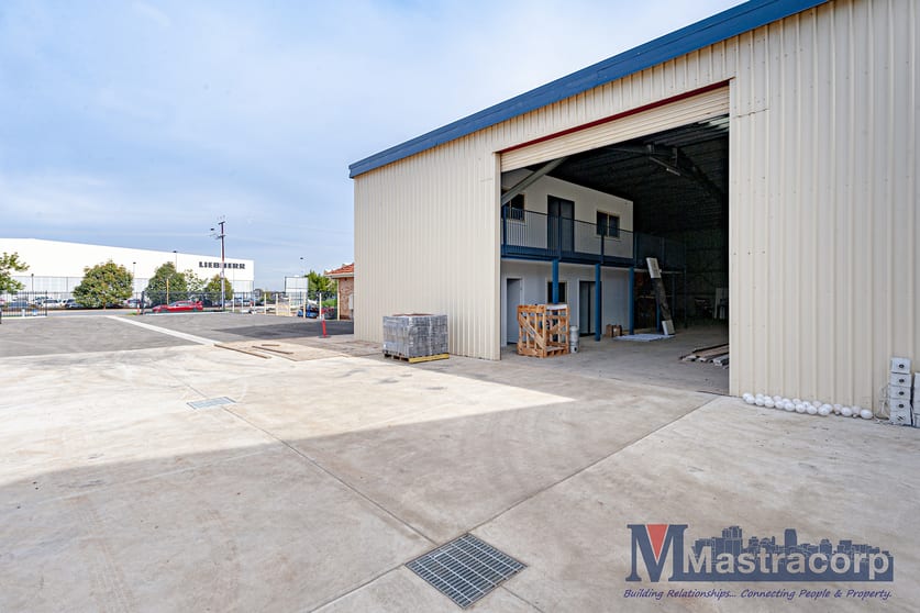 Click to view all images 12 Kesters Rd Para Hills West SA 5096 - Image 1