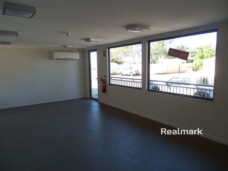 Click to view all images 2/20 Second Avenue Onslow WA 6710 - Image 3