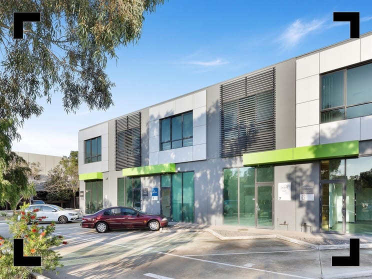 Click to view all images 7/34 Wirraway Drive Port Melbourne VIC 3207 - Image 1