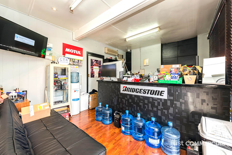Click to view all images 66 Henderson Road Clayton VIC 3168 - Image 2
