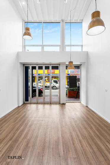 Click to view all images 69 Jetty Road Glenelg SA 5045 - Image 3