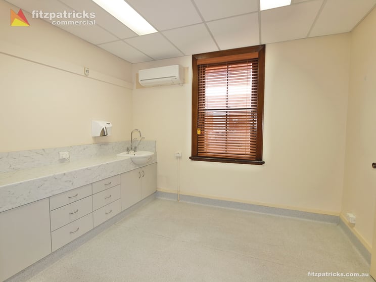 Click to view all images 59 Peter Street Wagga Wagga NSW 2650 - Image 3