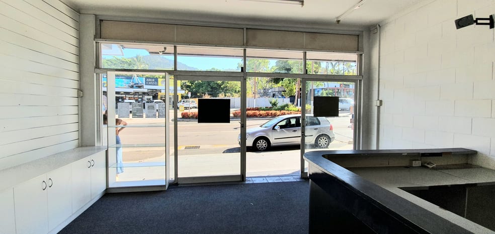 Click to view all images 1/259 Shute Harbour Road Airlie Beach QLD 4802 - Image 2