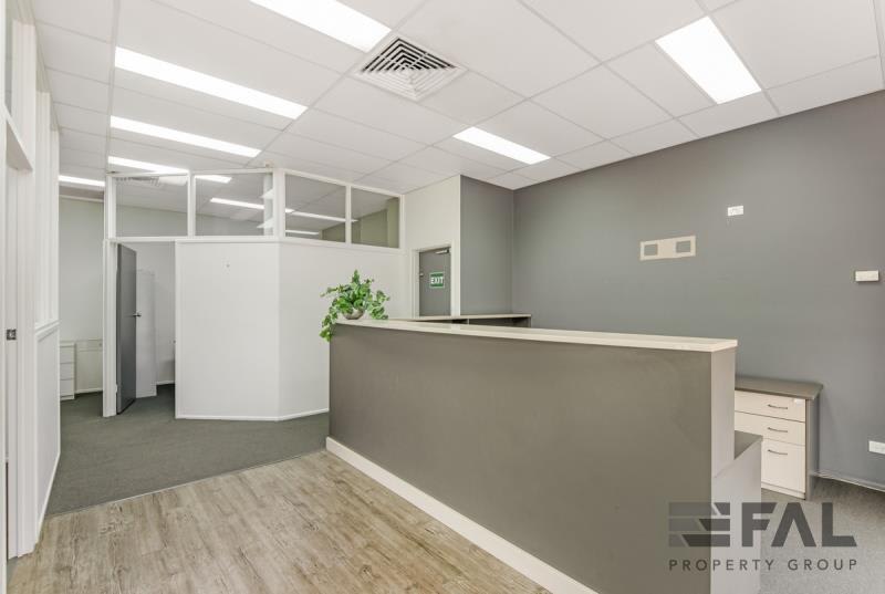 Click to view all images 293 Honour Avenue Graceville QLD 4075 - Image 2