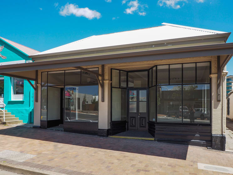 Click to view all images 18 Lewis Street Port Lincoln SA 5606 - Image 1