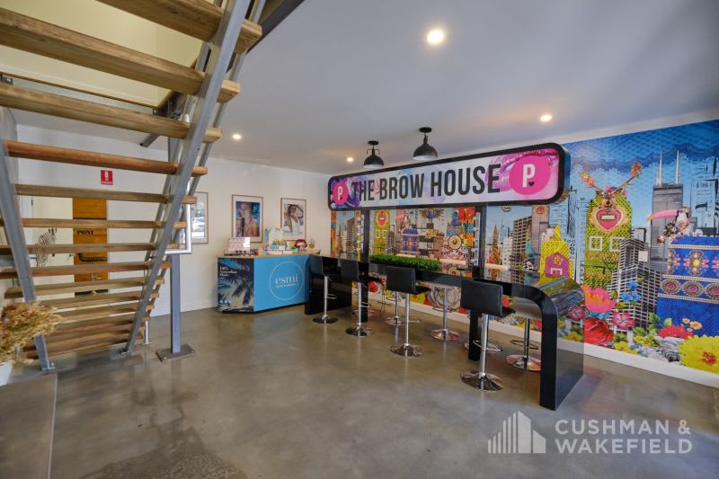 Click to view all images Unit 5/507 Olsen Avenue Southport QLD 4215 - Image 3