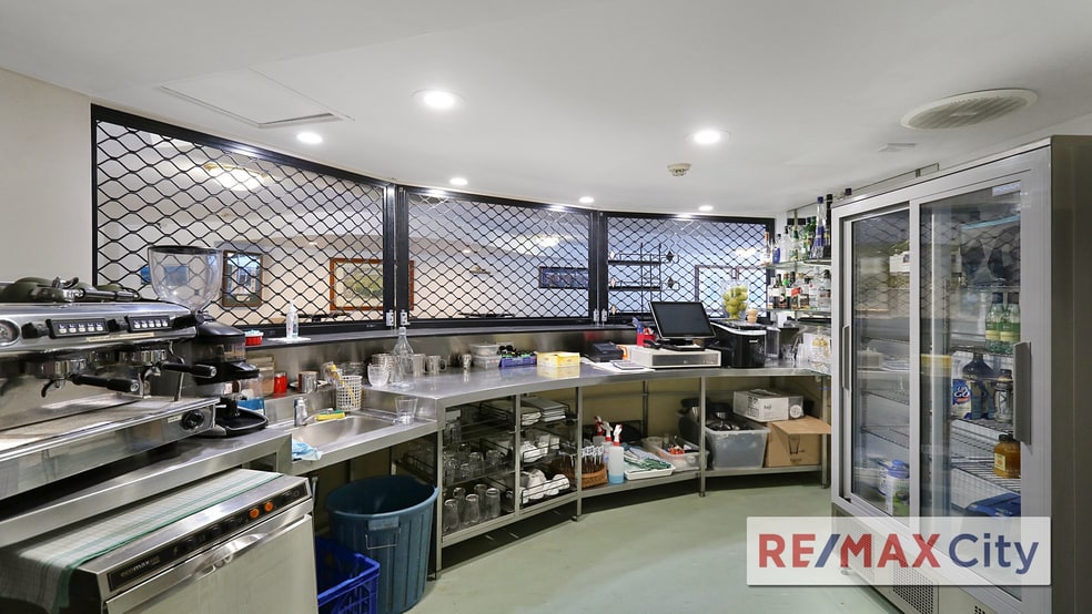Click to view all images 192 Wellington Road East Brisbane QLD 4169 - Image 3