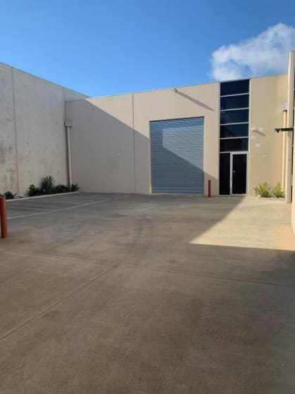 Click to view all images Unit 4/5 Katherine Drive Ravenhall VIC 3023 - Image 1