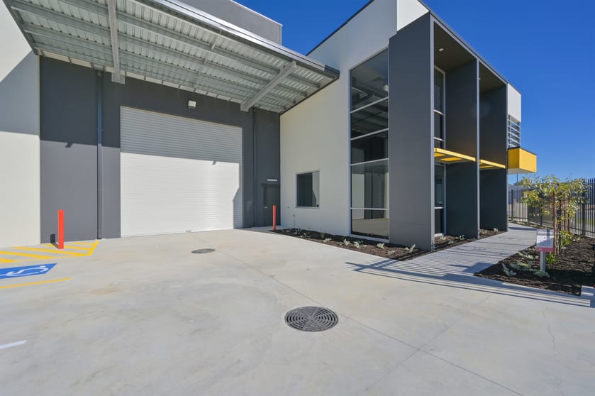 Click to view all images 15 Focal Way Bayswater WA 6053 - Image 2