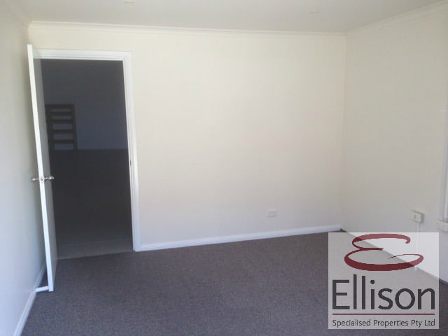 Click to view all images 10/3 Dalton Street Upper Coomera QLD 4209 - Image 3