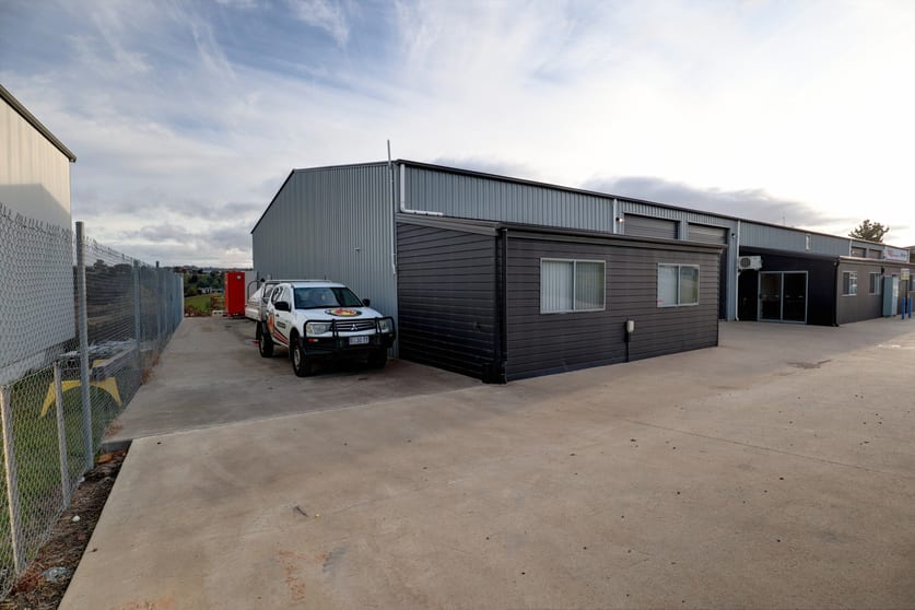 Click to view all images 126-128 Saint Leonards Road St Leonards TAS 7250 - Image 2