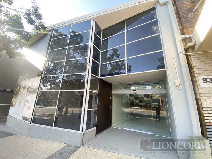 Click to view all images Holland Park West QLD 4121 - Image 1