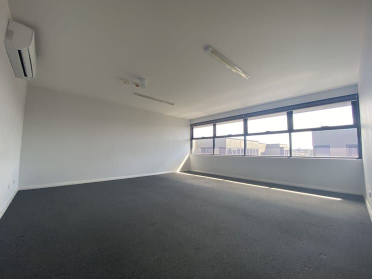 Click to view all images 5/2 Bolton Street Sydenham NSW 2044 - Image 3