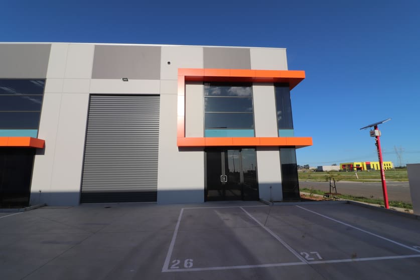 Click to view all images 10/16-18 Hamersley Drive Clyde North VIC 3978 - Image 1