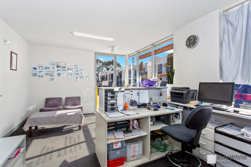 Click to view all images 3/10 Henderson Rd Knoxfield VIC 3180 - Image 3