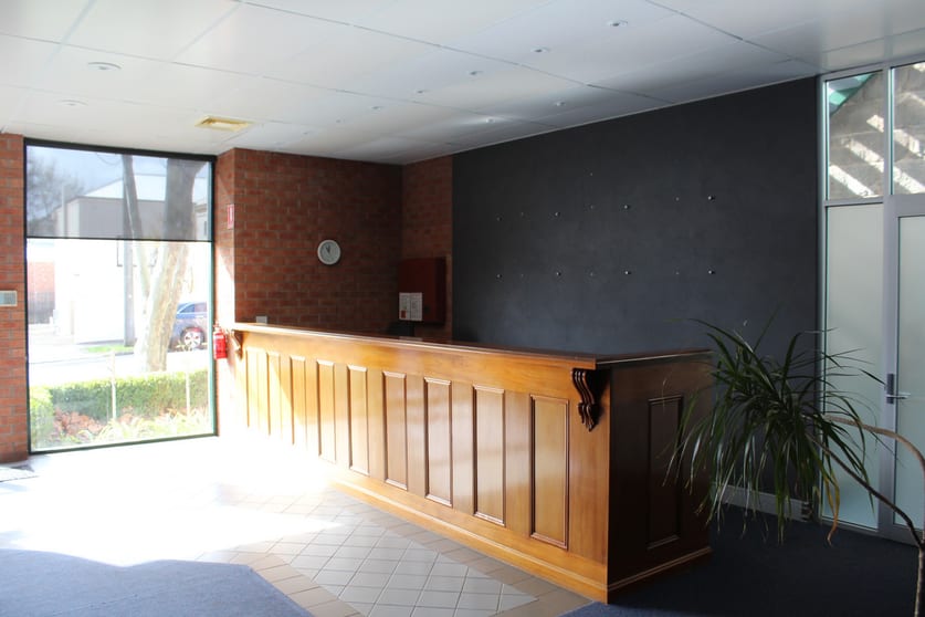 Click to view all images 77 Kennedy Street Hamilton VIC 3300 - Image 2
