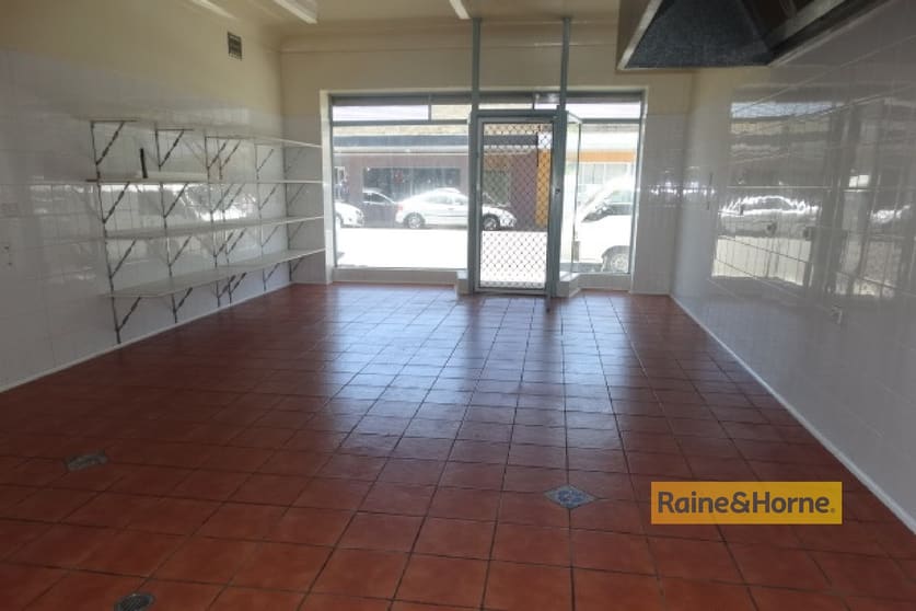Click to view all images 366 Ocean View Road Ettalong Beach NSW 2257 - Image 2