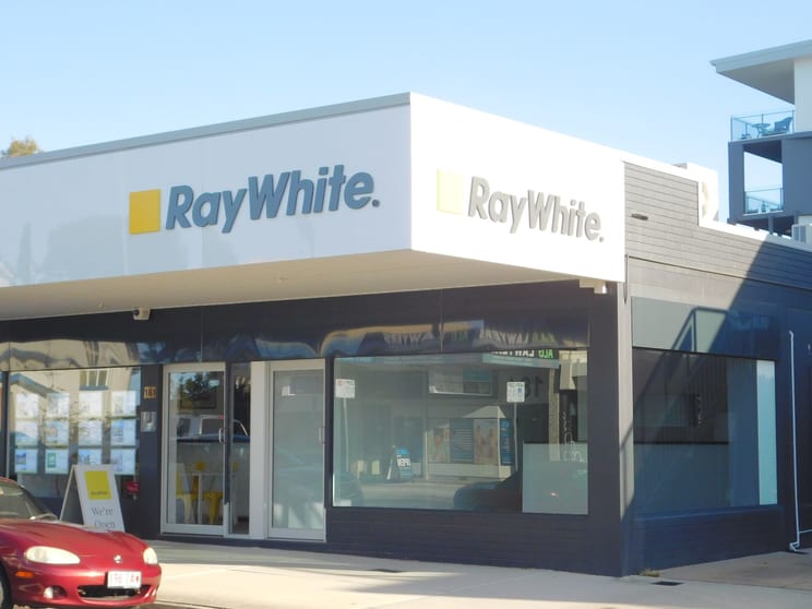 Click to view all images 2/181 Bay Terrace Wynnum QLD 4178 - Image 1