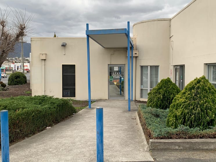 Click to view all images 20 Lampton Avenue Derwent Park TAS 7009 - Image 2