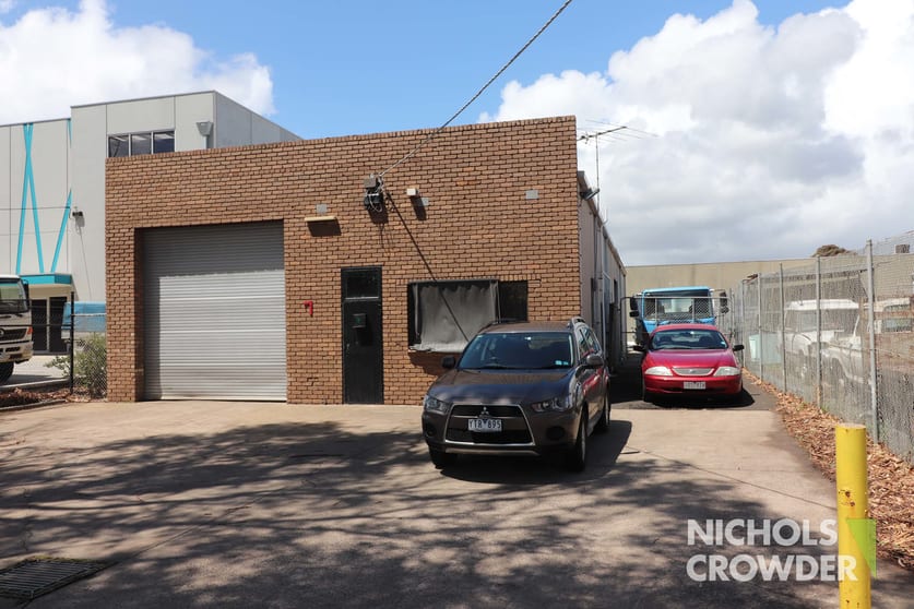 Click to view all images 7 Govan Street Seaford VIC 3198 - Image 2
