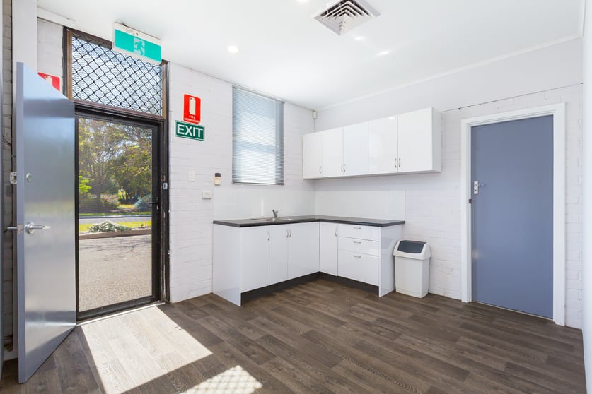 Click to view all images 2/109 Garling Street O'connor WA 6163 - Image 2