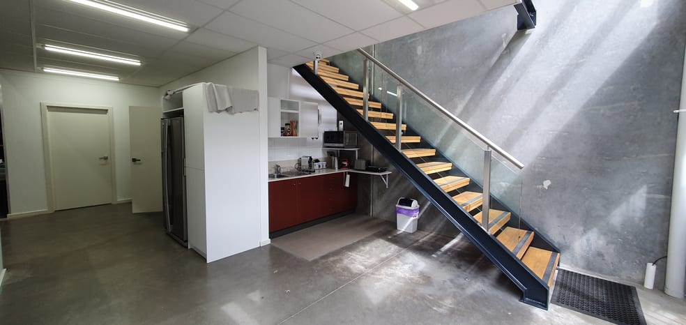 Click to view all images 3/9 Woolboard Road Port Melbourne VIC 3207 - Image 3
