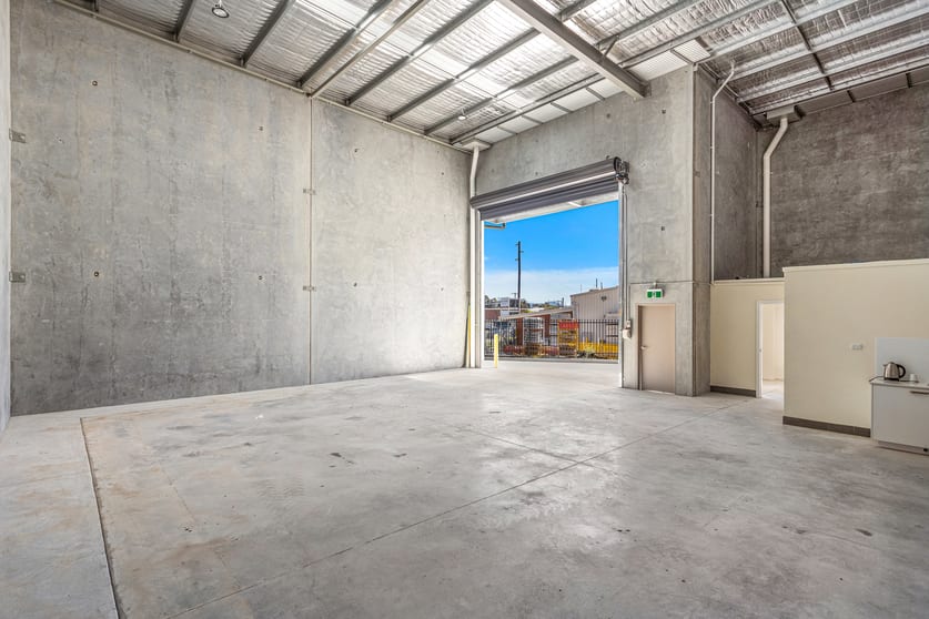 Click to view all images 2/26 Sunset Ave Barrack Heights NSW 2528 - Image 2