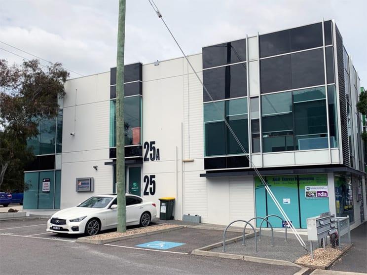 Click to view all images 25 Stubbs Street Kensington VIC 3031 - Image 1
