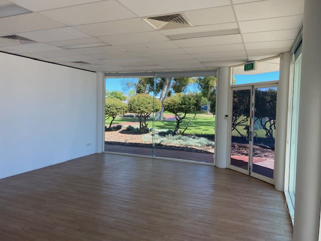 Click to view all images 3/12 Sutton Street Mandurah WA 6210 - Image 3