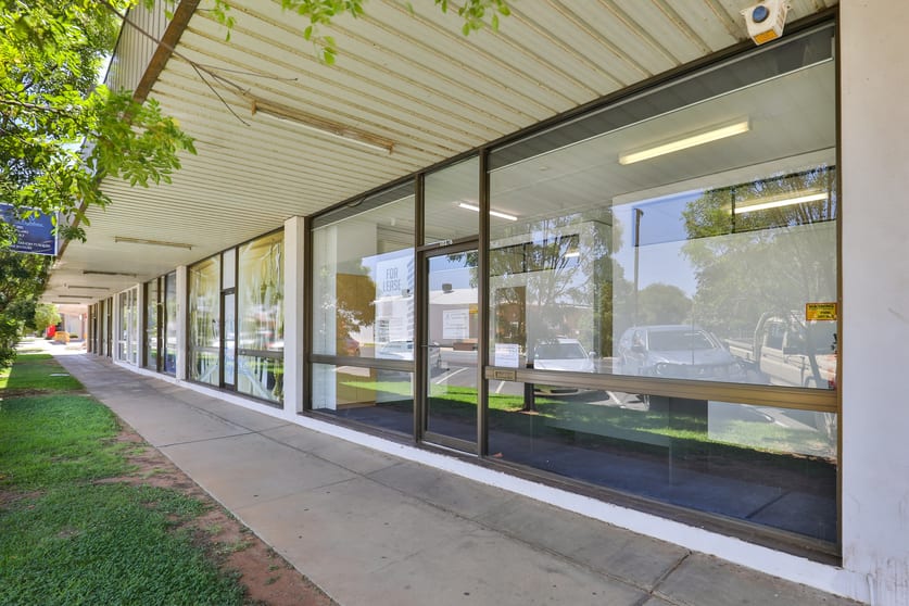 Click to view all images 102 Eighth Street Mildura VIC 3500 - Image 2
