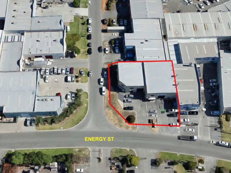 Click to view all images 9 Energy St Malaga WA 6090 - Image 2