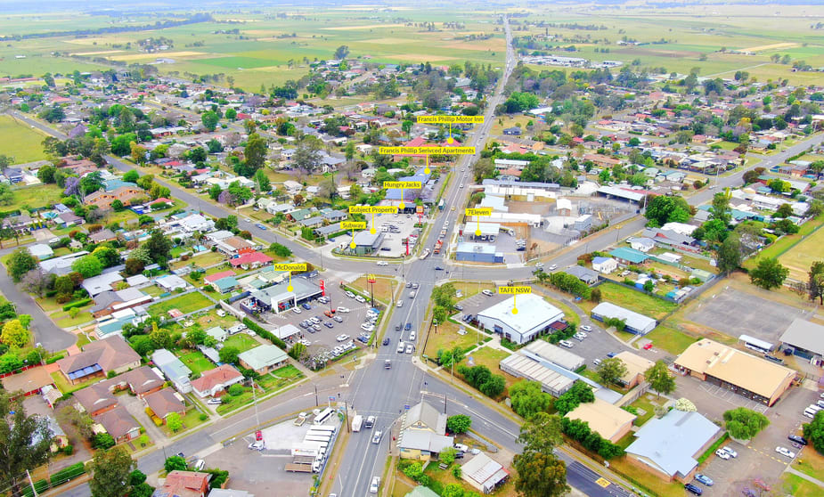 Click to view all images 1 Howe Street Singleton NSW 2330 - Image 2