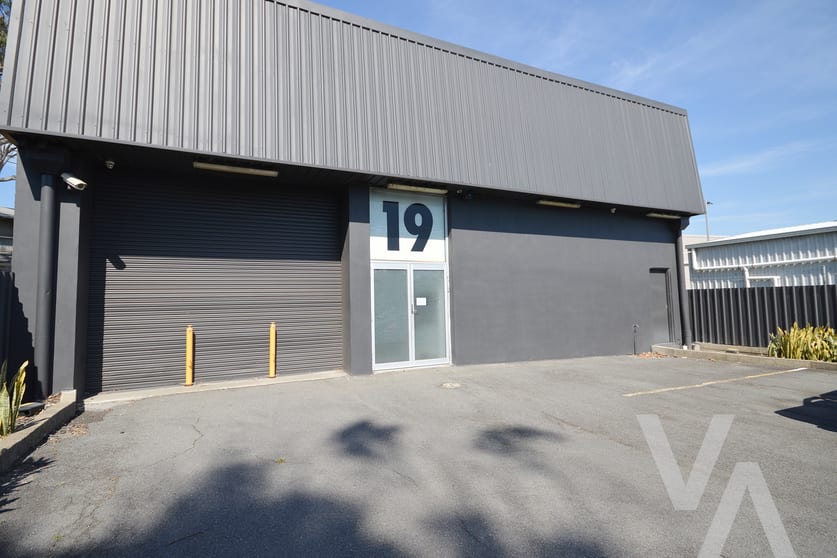 Click to view all images 19 Groves Road Bennetts Green NSW 2290 - Image 1