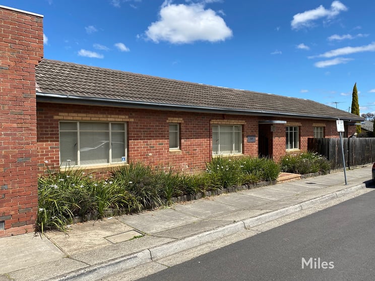 Click to view all images 581 Gilbert Road Preston VIC 3072 - Image 2