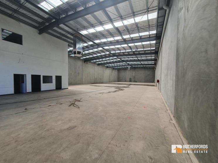 Click to view all images 8 Burnett Street Somerton VIC 3062 - Image 3