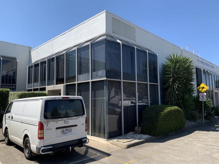 Click to view all images Unit 4/585 Blackburn Road Notting Hill VIC 3168 - Image 3