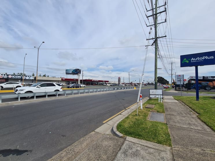 Click to view all images 14-16 Lonsdale Street Dandenong VIC 3175 - Image 3